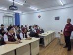 Sekretaris PDDI DKI Jakarta Endang K.S. memberikan pemaparan materi diseminasi donor darah di depan mahasiswa President University 4. Kutipan Pilihan (Quo