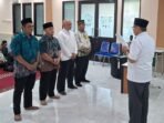 Ketua PW PERSIS DKI Jakarta, Ustaz Sofyan Munawar, melantik pimpinan daerah PERSIS