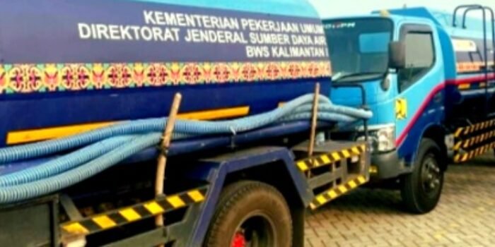 Kementerian PU Kerahkan 13 Unit Peralatan Karhutla ke 5 Provinsi Kalimantan via Tanjung Priok, Berupa Mobile Pump 250 Liter/Detik, Tangki Air 5000 Liter dan Pompa Alkon.