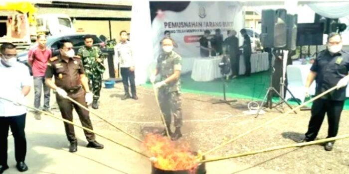 Kejari OKI Musnahkan Barang Bukti 34 Perkara Narkotika (188,085g sabu, 941,345g Ganja, 155 Ekstasi) dan 6 Senpi, 23 Amunisi Periode Maret-Agustus 2026 Yang Sudah Inkracht.