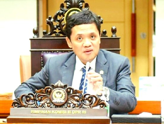 Screenshot_20260930-171108_Chrome Komisi III DPR RI Sudah Serap Aspirasi Hampir 60 Pihak Soal RUU Perampasan Aset. Ketua Komisi III Habiburokhman Targetkan Ketok Palu 15 Desember 2026, Super Prioritas Meski Reses.