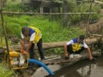 WhatsApp Image 2026-09-22 at 2.43.30 PM Kementerian PU melakukan pemompaan air untuk membantu mempertahankan tanaman padi di lahan persawahan seluas sekitar 5 hektare di Desa Sungai Terap, Kecamatan Kumpeh Ulu, Kabupaten Muaro Jambi, Jambi (Foto: Birkom PU)