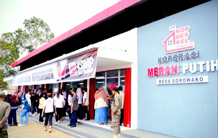 Screenshot_20261011-075314_Chrome KDKMP Sorowako Resmi Beroperasi, Pendapatan Tembus Rp1 Miliar Dengan 70 Persen Produk Lokal. Jadi Pusat Ekonomi Baru Warga Luwu Timur.