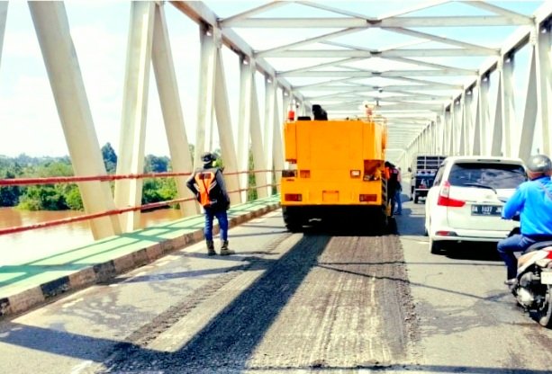 Screenshot_20261012-215444_Samsung Browser Kementerian PU Preservasi Jembatan Pulau Telo dan Pulau Petak di Sungai Kapuas Kalteng. Nilai Rp3,16 Miliar, Progres 92,31 Persen, Target Selesai 31 Desember 2026 Untuk Konektivitas Trans Kalimantan.