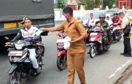 Screenshot_20261015-183710_Chrome Pemprov Maluku Bagikan 1.500 Masker KN95 di Ambon. Gubernur Hendrik Lewerissa Antisipasi Lonjakan 800 kasus ISPA Akibat Kabut Asap Karhutla.
