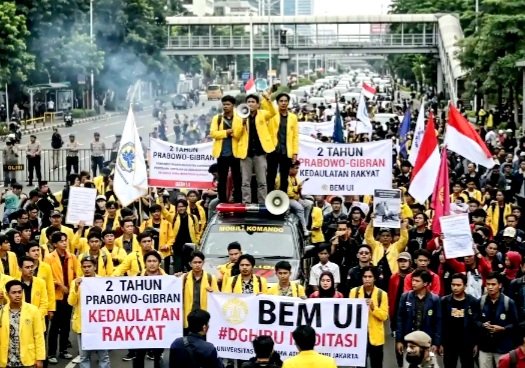 Screenshot_20261020-190001_Chrome Demo Mahasiswa 20 Oktober 2026 Sore Ini: Massa Masih Bertahan di Tugu Tani Jakarta, Ribuan di DPRD DIY Yogya, 33 Titik di Makassar. 9.505 Personel Gabungan Disiagakan.