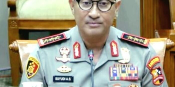 Kapolri Ungkap Pihak Asing Terlibat Dalam Kebakaran Hutan dan Lahan. Polri Tetapkan 11 Korporasi Tersangka Termasuk 3 PMA, Dari 98 Kasus Korporasi Naik Sidik. Luas Terbakar 25.600 Hektare,