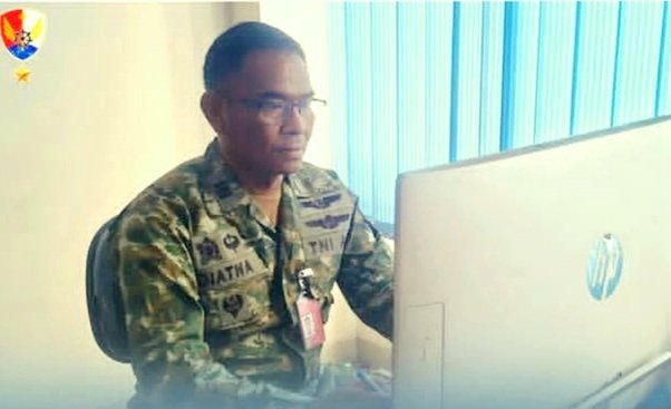 Screenshot_20261029-221532_Instagram Kadispenau Marsma Feri Yunaldi pastikan TNI AU tetap maksimal tangani karhutla walau banyak kendala. 5 helikopter & 11 pesawat dikerahkan untuk OMC.